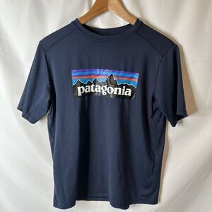 Patagonia Kids T Shirt  Capilene Navy Classic  Logo Graphic T-Shirt 16-18